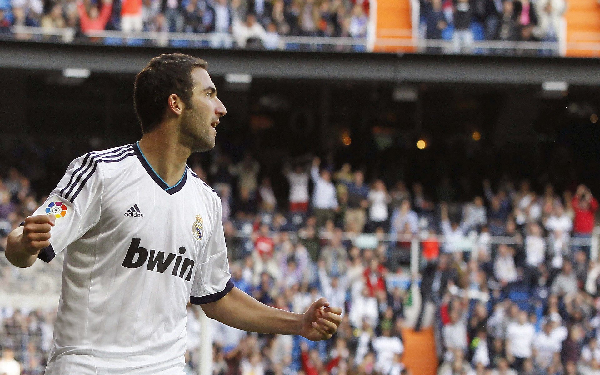 开拓者后卫利拉德四节分带队翻盘，开拓者会退役利拉德球衣吗